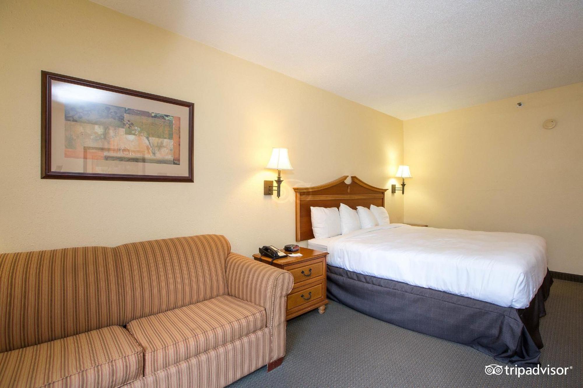 Country Inn & Suites By Radisson, Williamsburg East Busch Gardens , Va Exterior photo