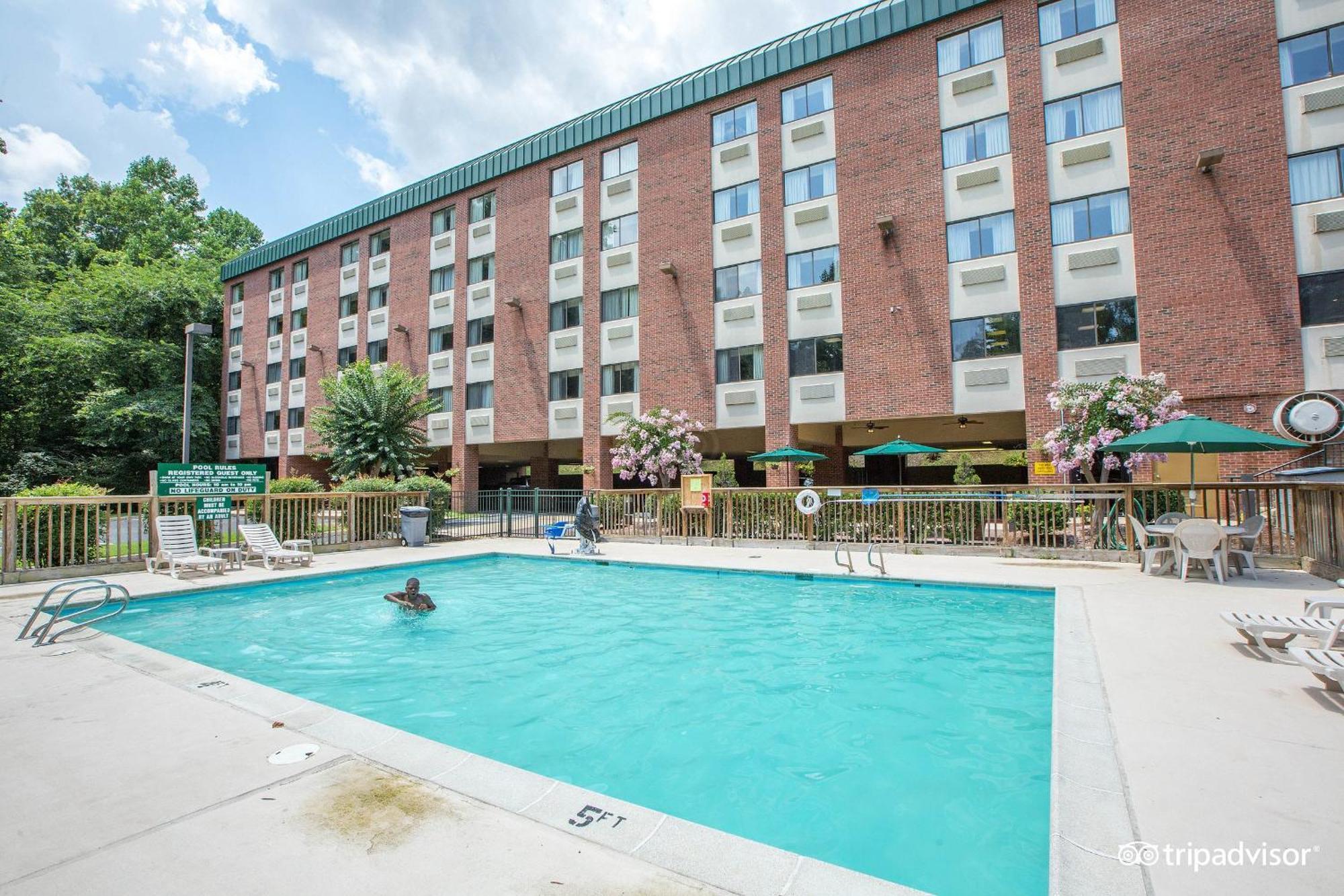 Country Inn & Suites By Radisson, Williamsburg East Busch Gardens , Va Exterior photo