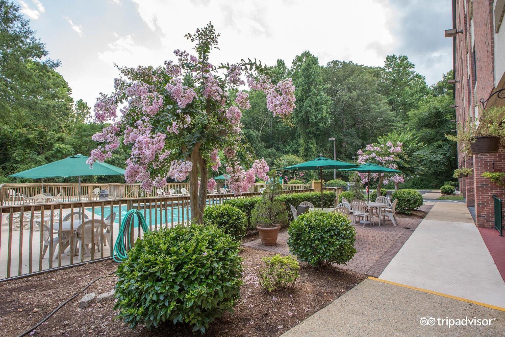 Country Inn & Suites By Radisson, Williamsburg East Busch Gardens , Va Exterior photo