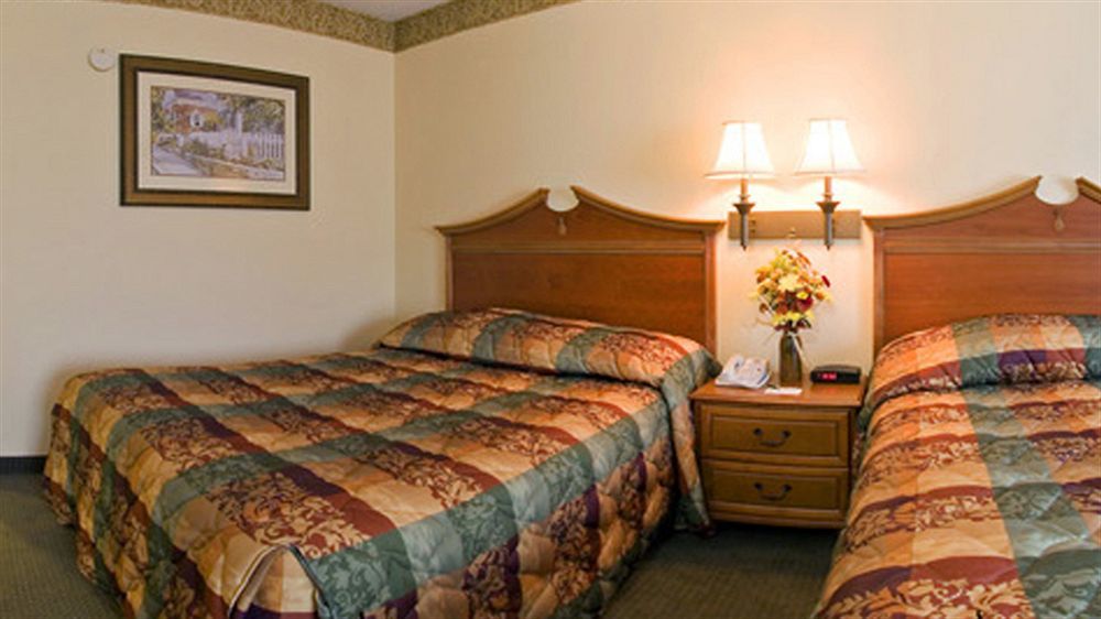 Country Inn & Suites By Radisson, Williamsburg East Busch Gardens , Va Exterior photo